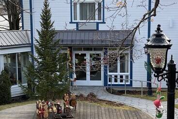 هتل Auberge Sous Les Arbres