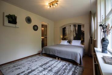 هتل Bed & Bos De 14 Sterren