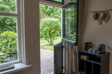 هتل Bed & Bos De 14 Sterren