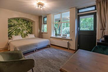 هتل Bed & Bos De 14 Sterren