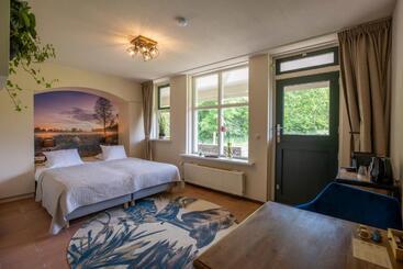 هتل Bed & Bos De 14 Sterren