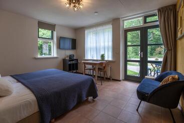 هتل Bed & Bos De 14 Sterren