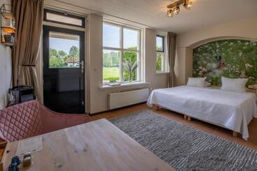 هتل Bed & Bos De 14 Sterren