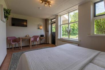 هتل Bed & Bos De 14 Sterren