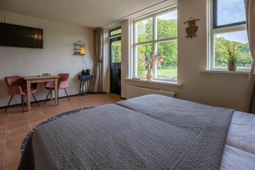 هتل Bed & Bos De 14 Sterren