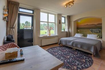 هتل Bed & Bos De 14 Sterren