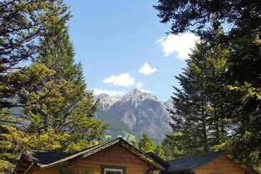 هتل Fairmont Mountain Bungalows