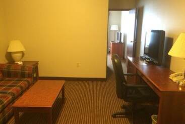 هتل Foxwood Inn And Suites