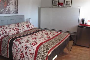هتل Hostellerie Du Suroît