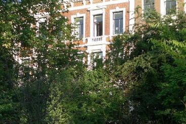 هتل Park Mansion