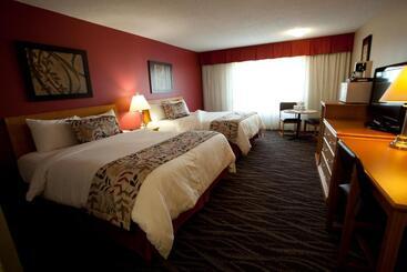 فندق Westlock Inn & Conference Centre