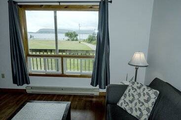 Sea Breeze Motel