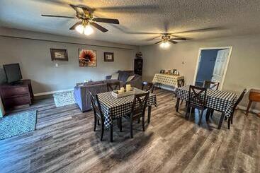 Sunny Shuswap B&b