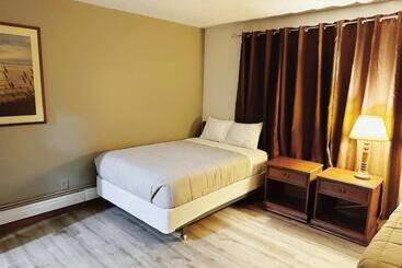 Uptown Motel