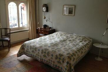 تختخواب و صبحانه Vondelparkmuseum Inn