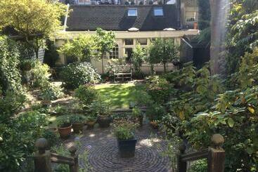 تختخواب و صبحانه Vondelparkmuseum Inn