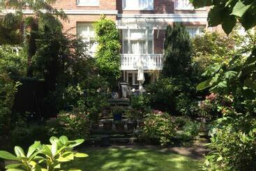 تختخواب و صبحانه Vondelparkmuseum Inn