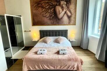 تختخواب و صبحانه Les 3 Anges De Sigean