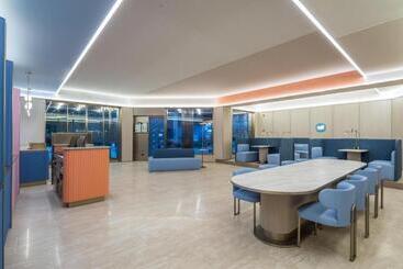 Hanting Hotel Nantong Yuan Rong Square