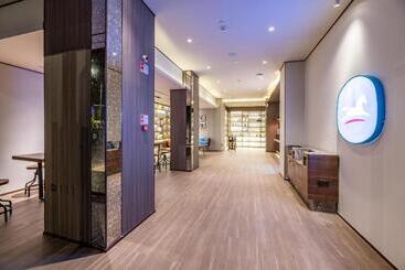 Hanting Hotel Wuhan Jiedaokou Metro Station