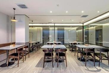 Hanting Hotel Yulin Er Street Zhongying Square