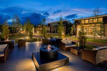 هتل Awaumi Fujikawaguchiko Resort