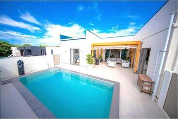 هتل Churaumi Village Pool And Terrace