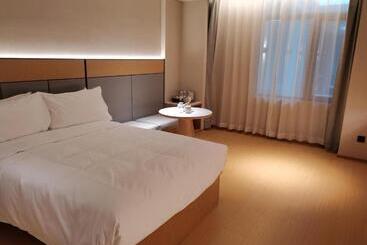 Ji Hotel Jinzhou Red Star Macalline