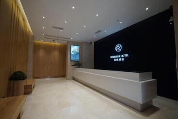 Starway Hotel Yibin Laiyin
