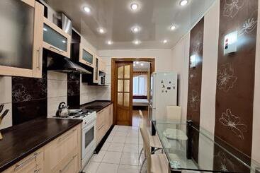 сапсан. двокімнатні квартири. мережа Alex Apartments. документи для відряджень