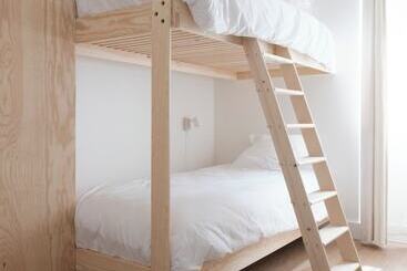 تختخواب و صبحانه Casa Champgil