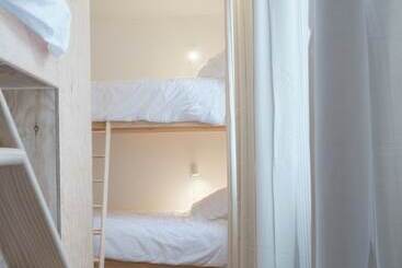 تختخواب و صبحانه Casa Champgil