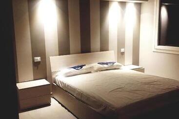 تختخواب و صبحانه Homesweethome