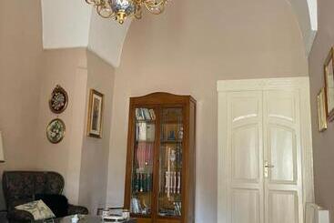 تختخواب و صبحانه Palazzo Prence