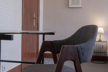تختخواب و صبحانه Residence Midi