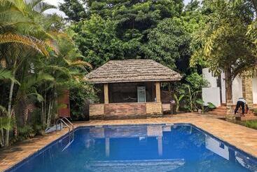 تختخواب و صبحانه Wellness Homestay