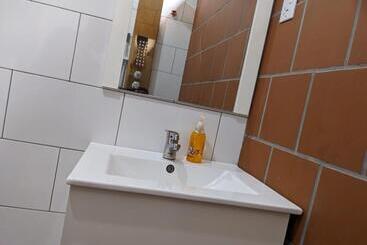 تختخواب و صبحانه Wellness Luxury Accommodation