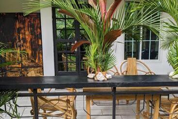 تختخواب و صبحانه Wellness Luxury Accommodation