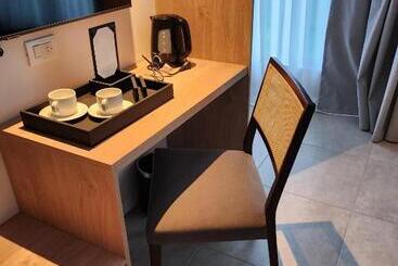 هتل Amerian Rio Cuarto Apart & Suites