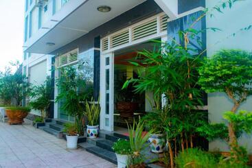 هتل Khách Sạn Trường Thịnh