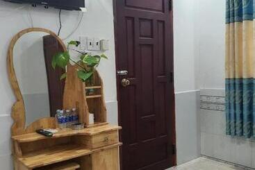 هتل Khách Sạn Trường Thịnh