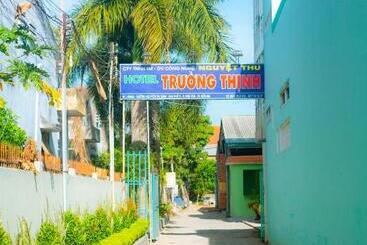 هتل Khách Sạn Trường Thịnh