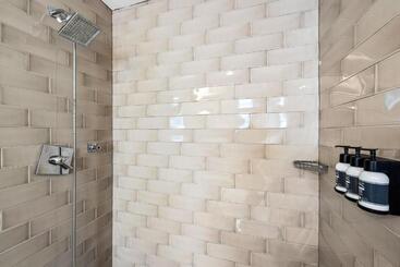 هتل Luxuri Suites 215 In Miami Beach