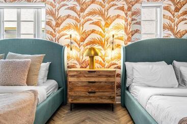 هتل Luxuri Suites 215 In Miami Beach