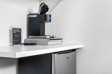 هتل Luxuri Suites 215 In Miami Beach