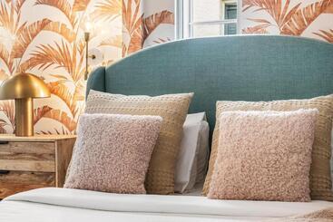 هتل Luxuri Suites 215 In Miami Beach