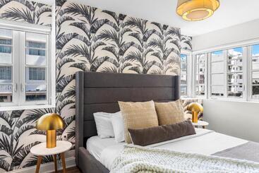 هتل Luxuri Suites 311 In Miami Beach