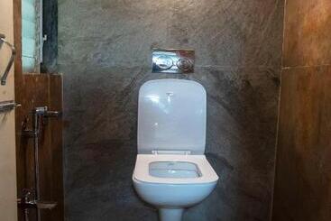 호텔 Nirva The Cottage Resort, Kondeshwar Road Badlapur