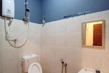 هتل The Tudor Home Inn 2