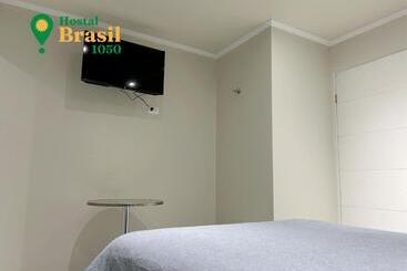 پانسیون Hostal Brasil 1050
